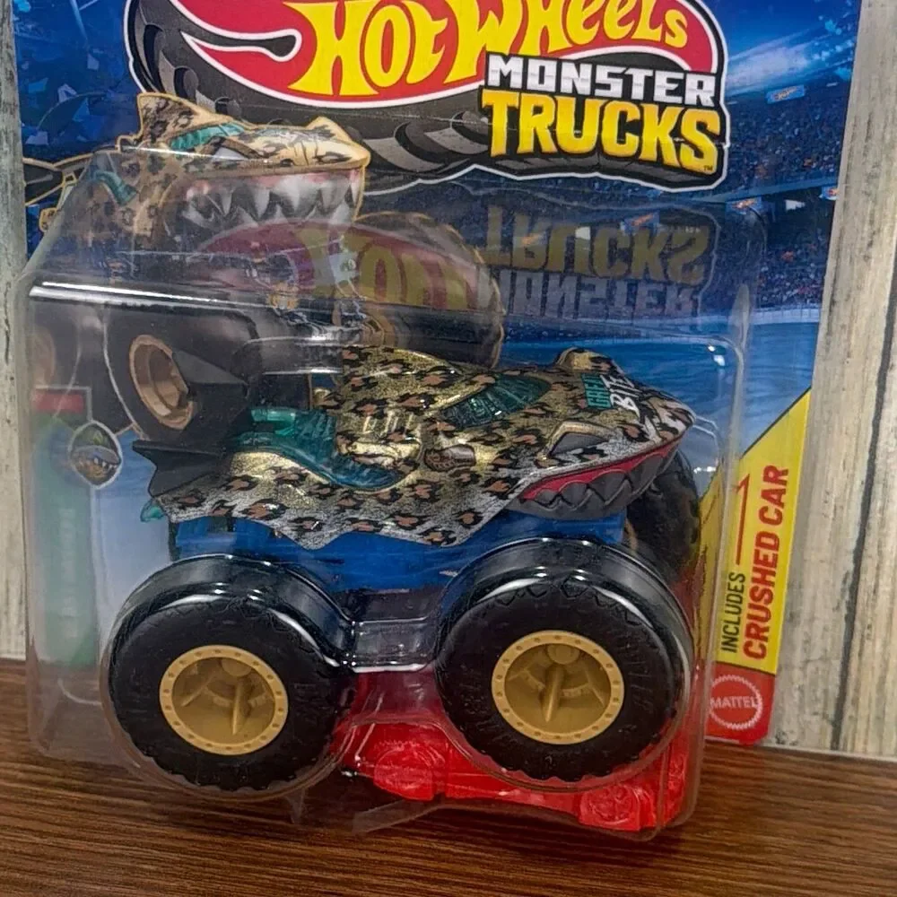 Hot Wheels Monster Trucks Great Bite Shark 2026 Includes Crushed Car NIB Sealed
